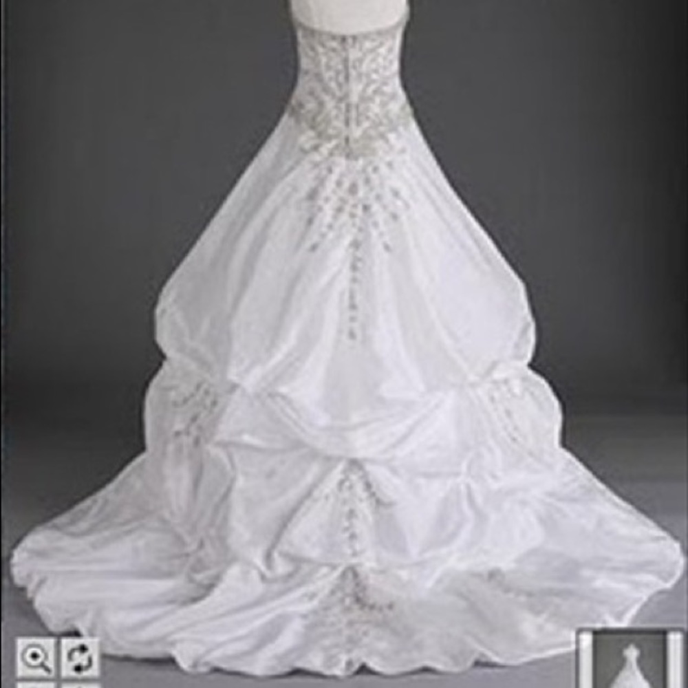 Wedding dress